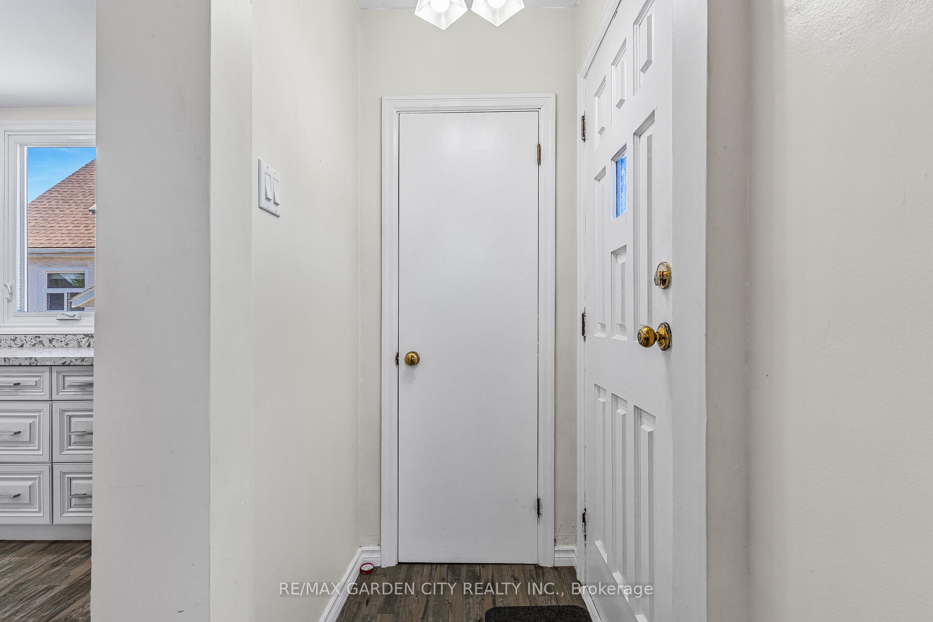 Photo 3 of 9 Foley Crescent, Thorold, Thorold Downtown — HOMEH