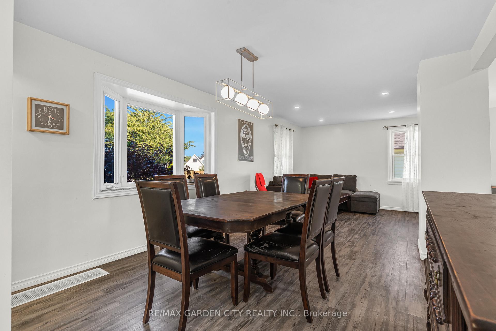 Photo 5 of 9 Foley Crescent, Thorold, Thorold Downtown — HOMEH