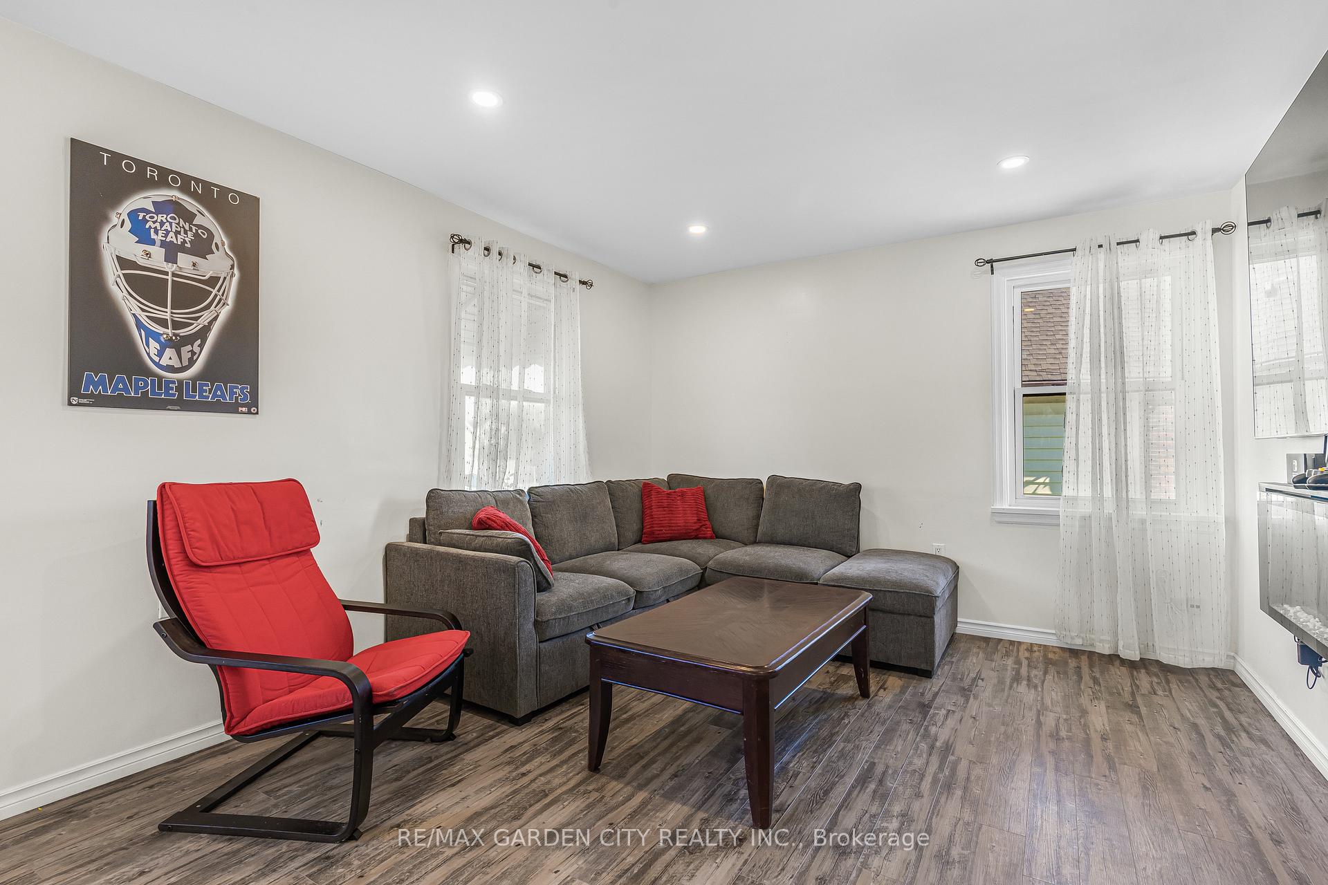 Photo 12 of 9 Foley Crescent, Thorold, Thorold Downtown — HOMEH