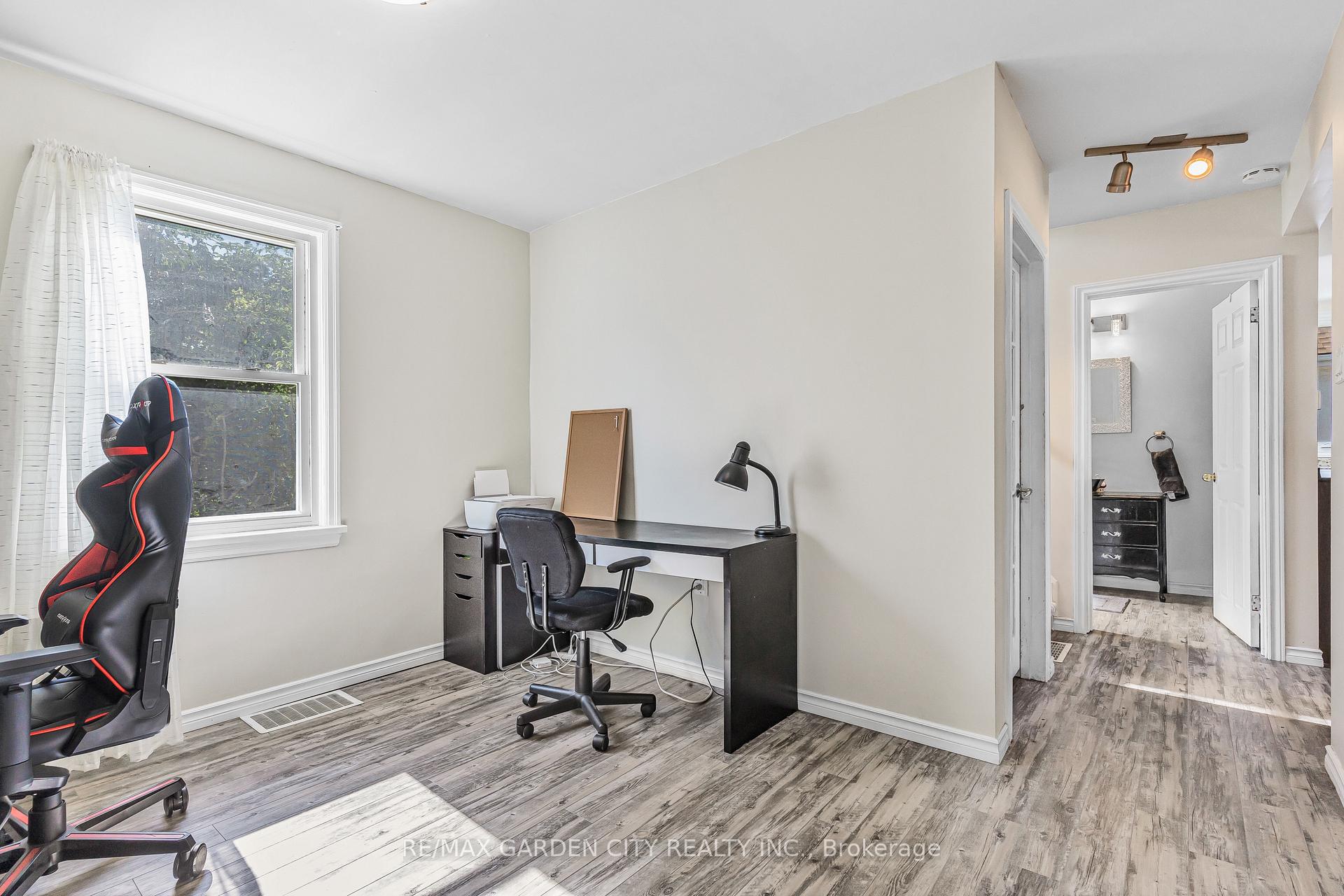 Photo 16 of 9 Foley Crescent, Thorold, Thorold Downtown — HOMEH