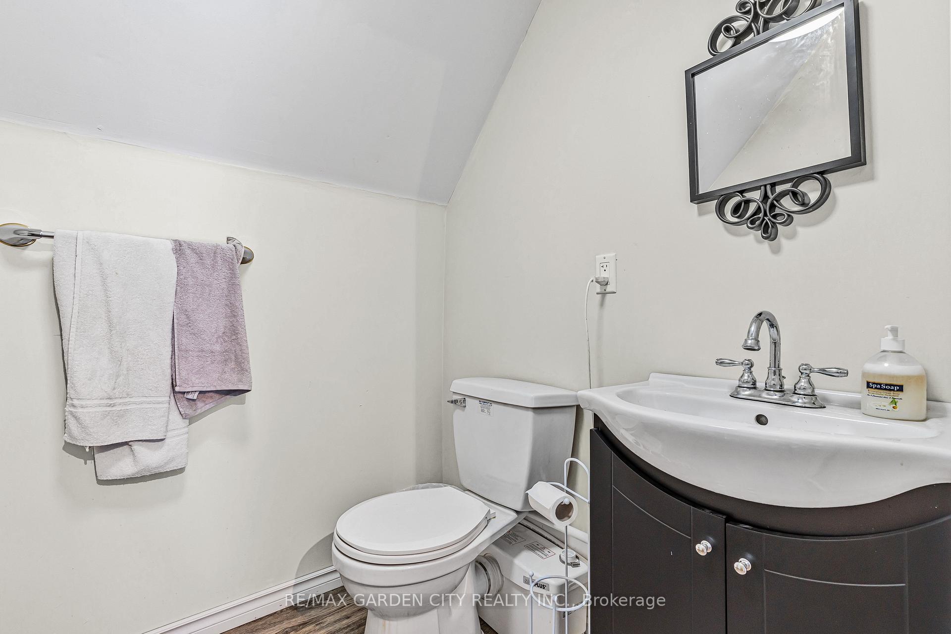 Photo 22 of 9 Foley Crescent, Thorold, Thorold Downtown — HOMEH
