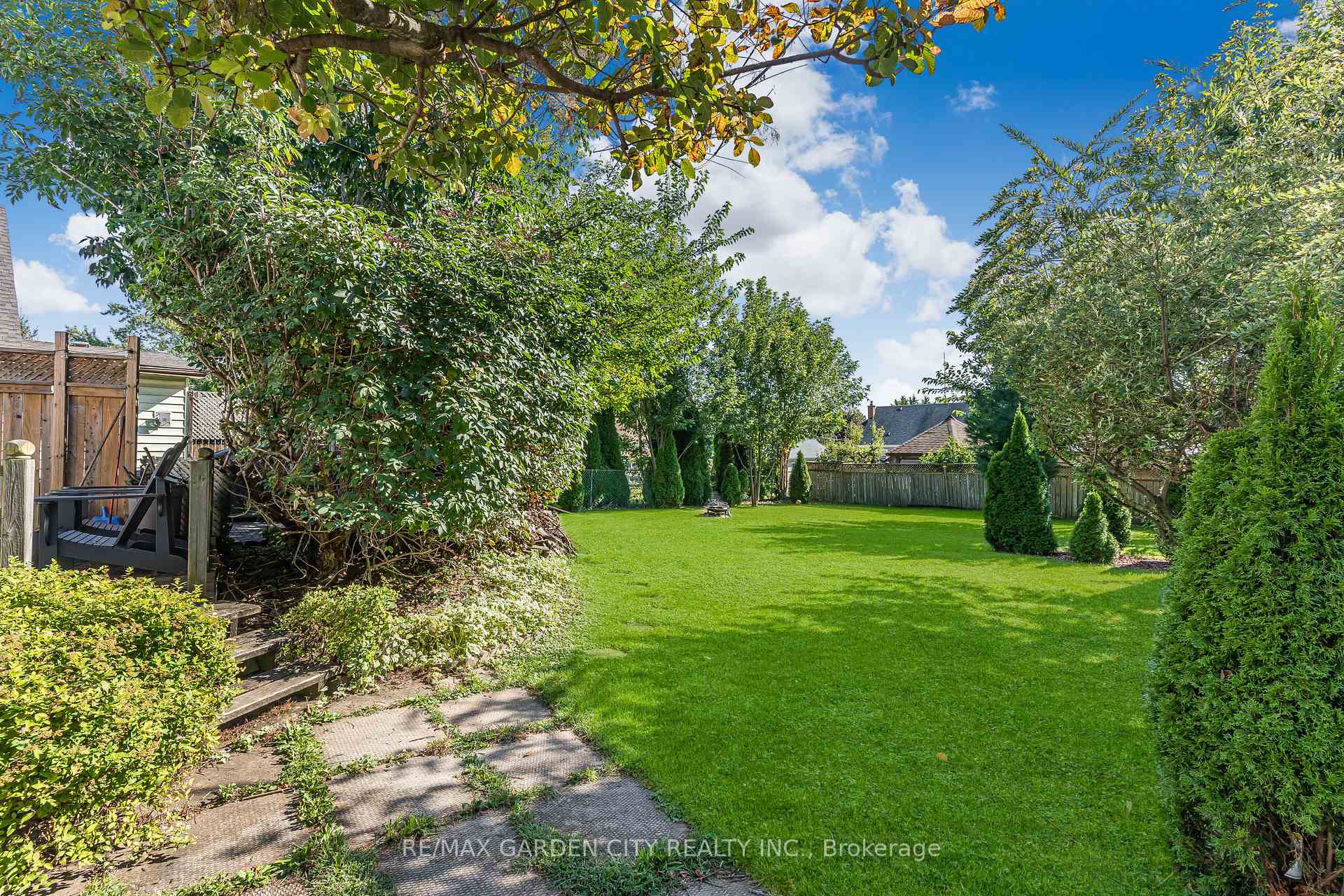 Photo 38 of 9 Foley Crescent, Thorold, Thorold Downtown — HOMEH