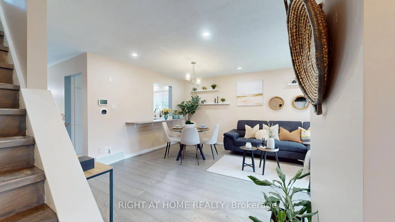 Photo 12 of 407 Maplewood Drive, Oshawa, O'Neill — HOMEH