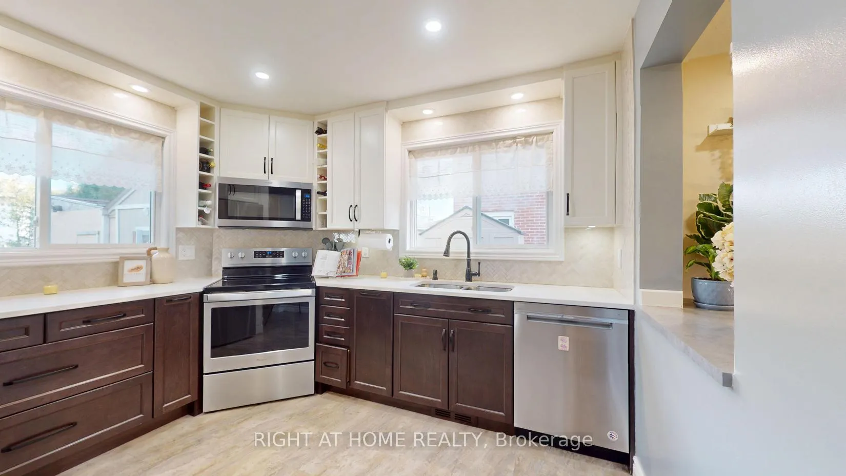 Photo 13 of 407 Maplewood Drive, Oshawa, O'Neill — HOMEH