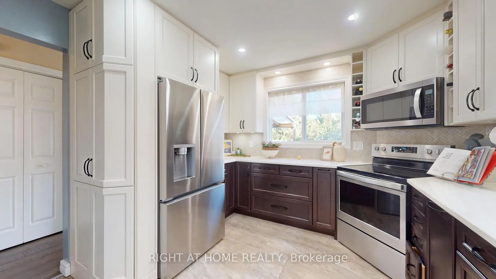 Photo 14 of 407 Maplewood Drive, Oshawa, O'Neill — HOMEH