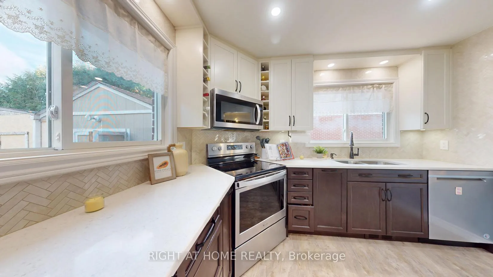 Photo 17 of 407 Maplewood Drive, Oshawa, O'Neill — HOMEH