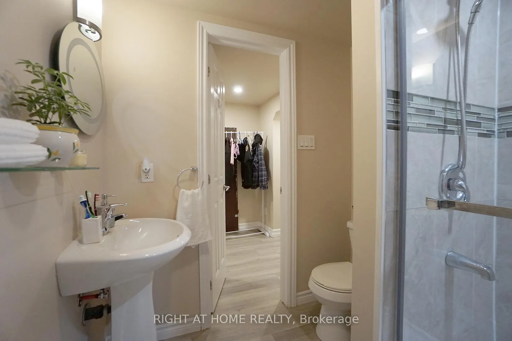 Photo 32 of 407 Maplewood Drive, Oshawa, O'Neill — HOMEH