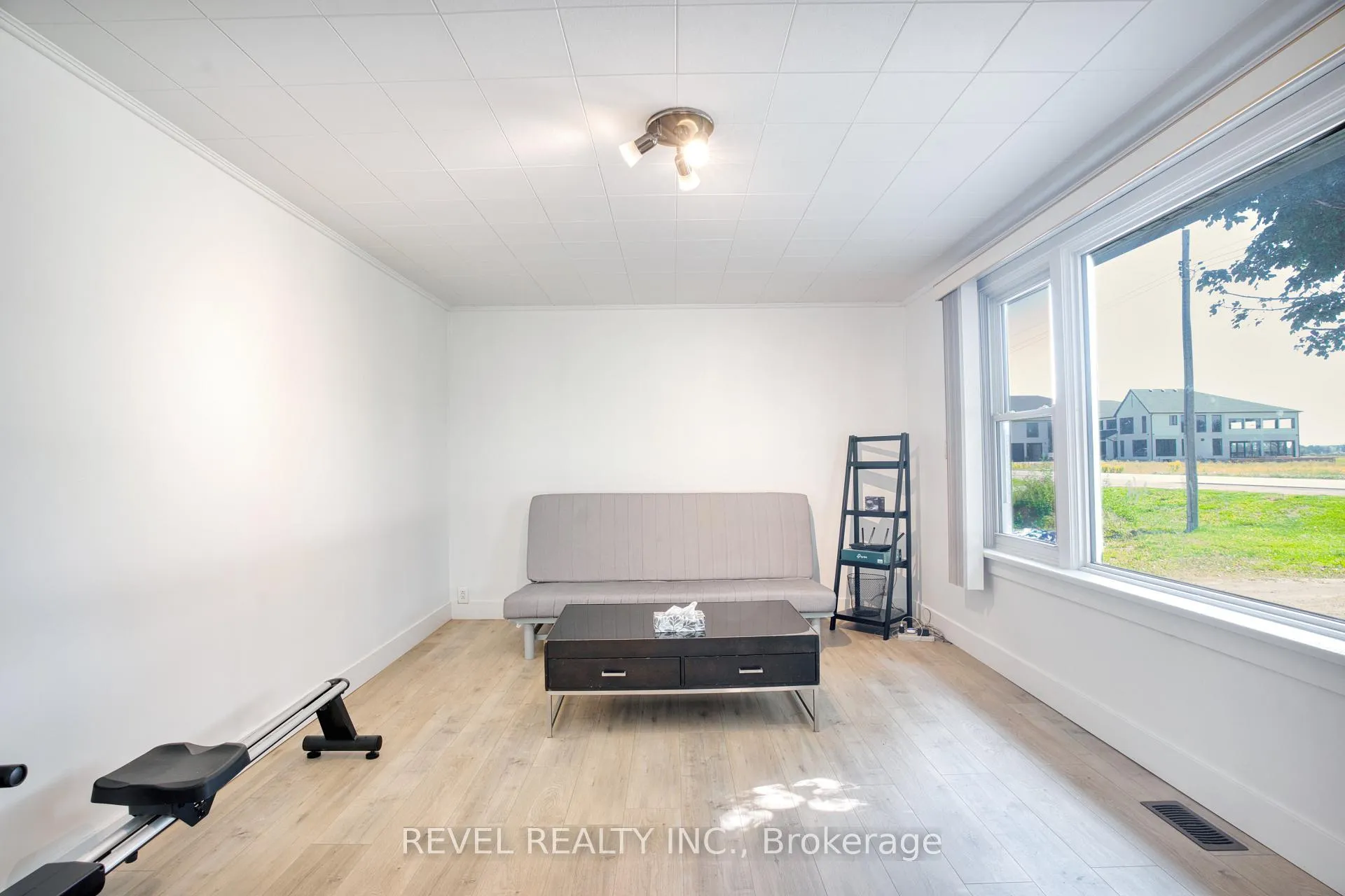 Photo 3 of 15330 Plover Mills Road, Middlesex Centre, Bryanston — HOMEH