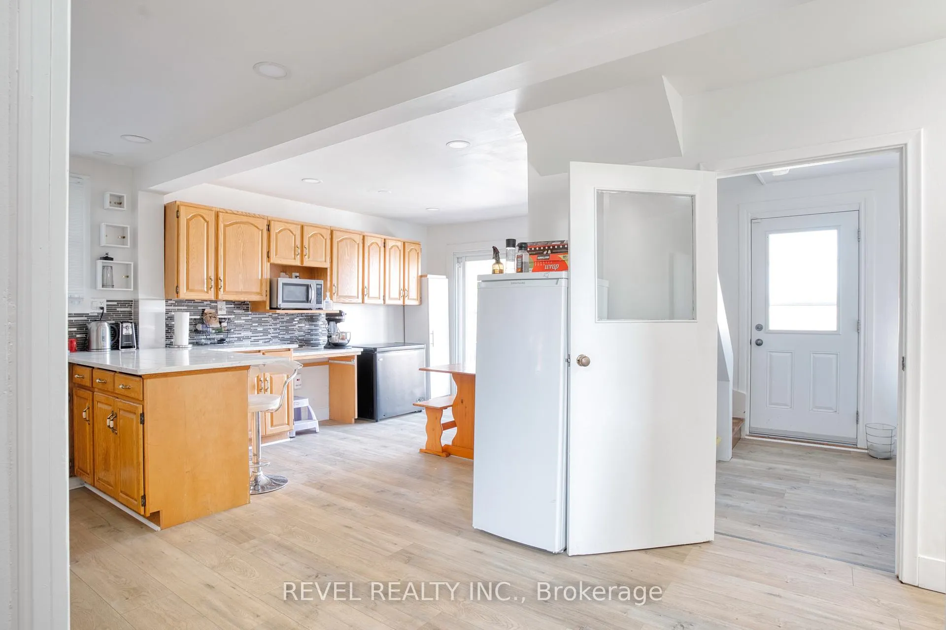 Photo 5 of 15330 Plover Mills Road, Middlesex Centre, Bryanston — HOMEH