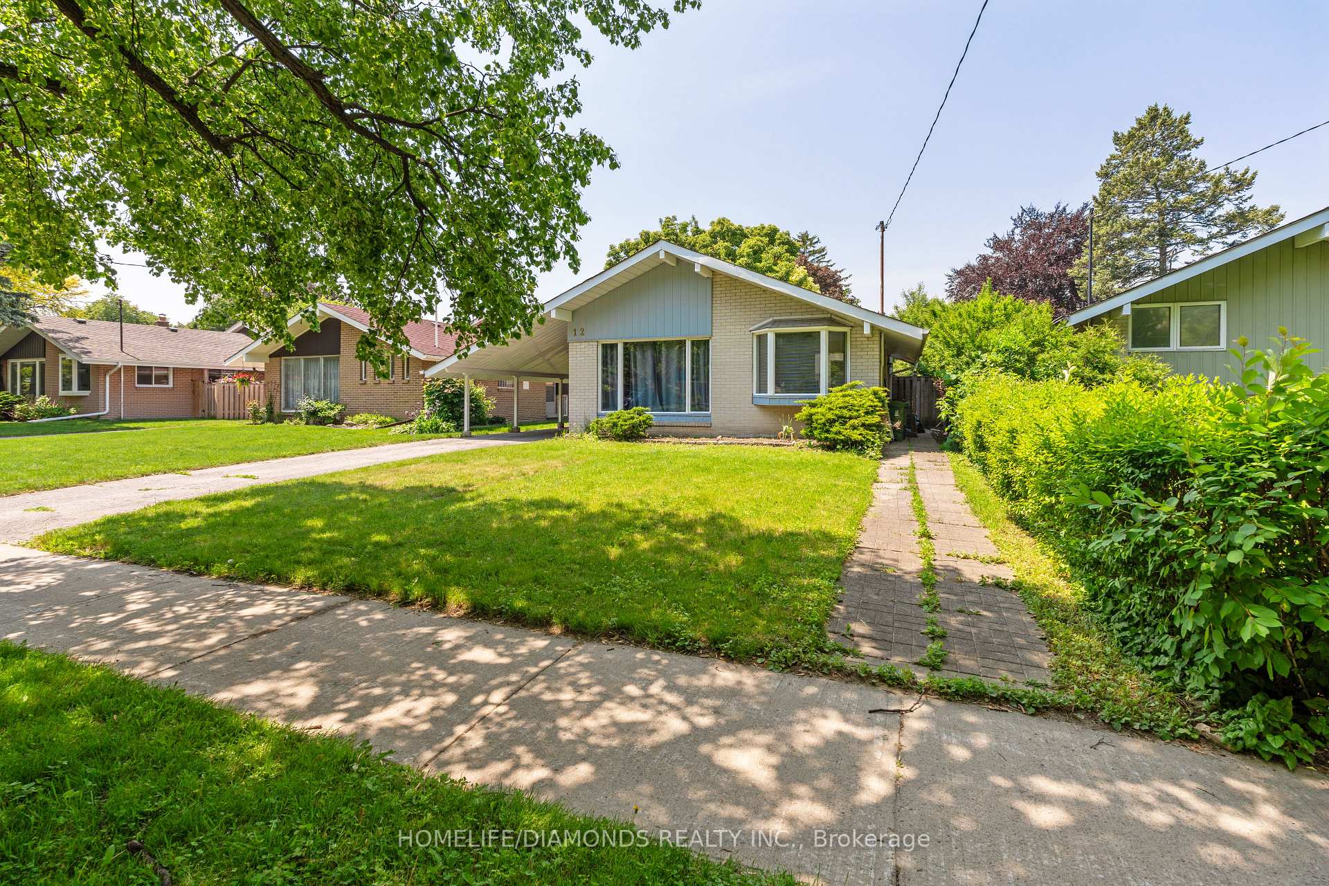 Photo 2 of 12 Munson Crescent, Scarborough, Bendale — HOMEH