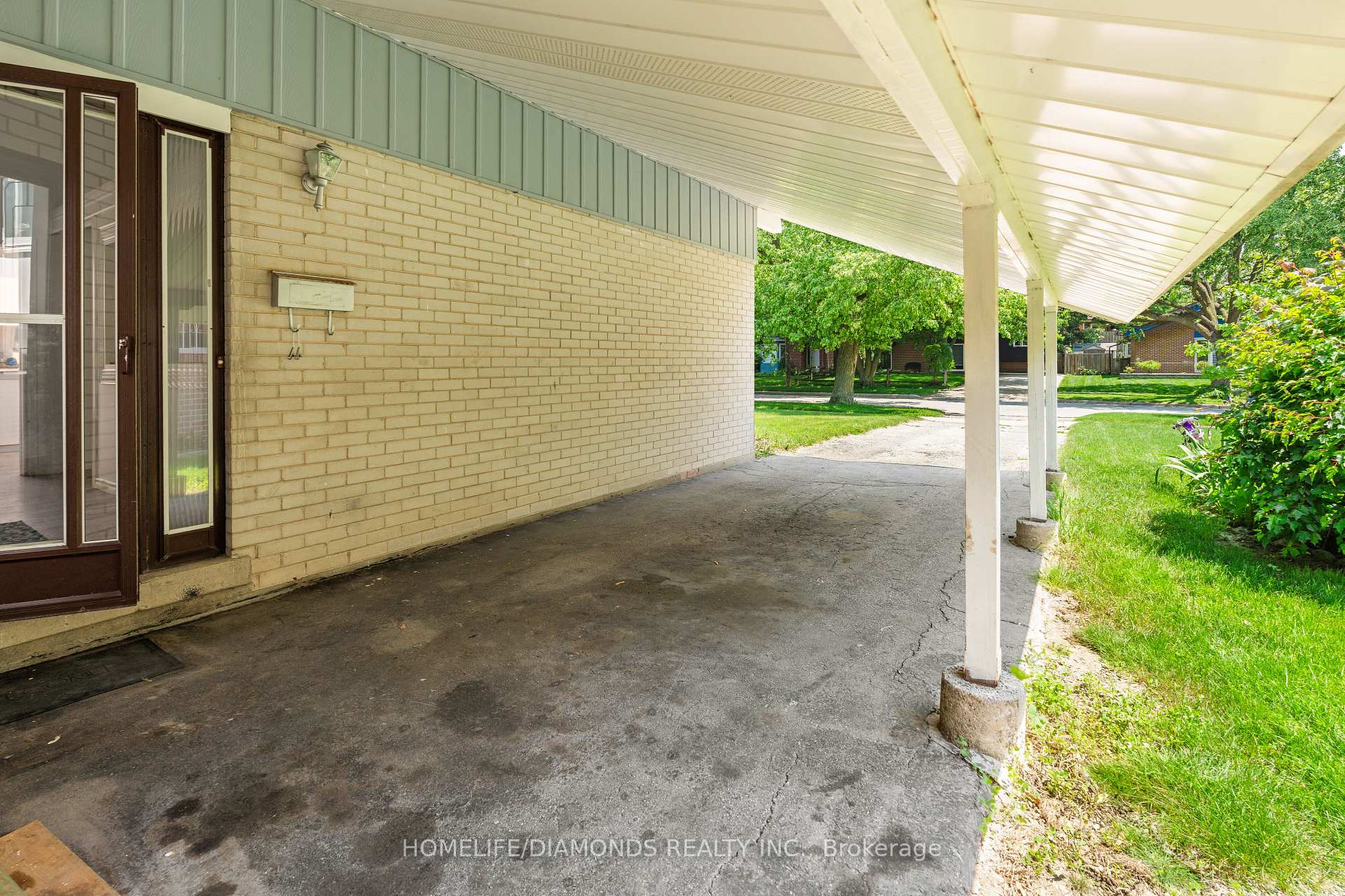 Photo 7 of 12 Munson Crescent, Scarborough, Bendale — HOMEH