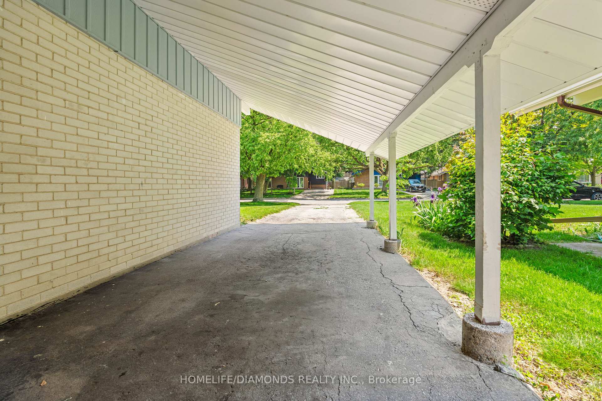 Photo 8 of 12 Munson Crescent, Scarborough, Bendale — HOMEH