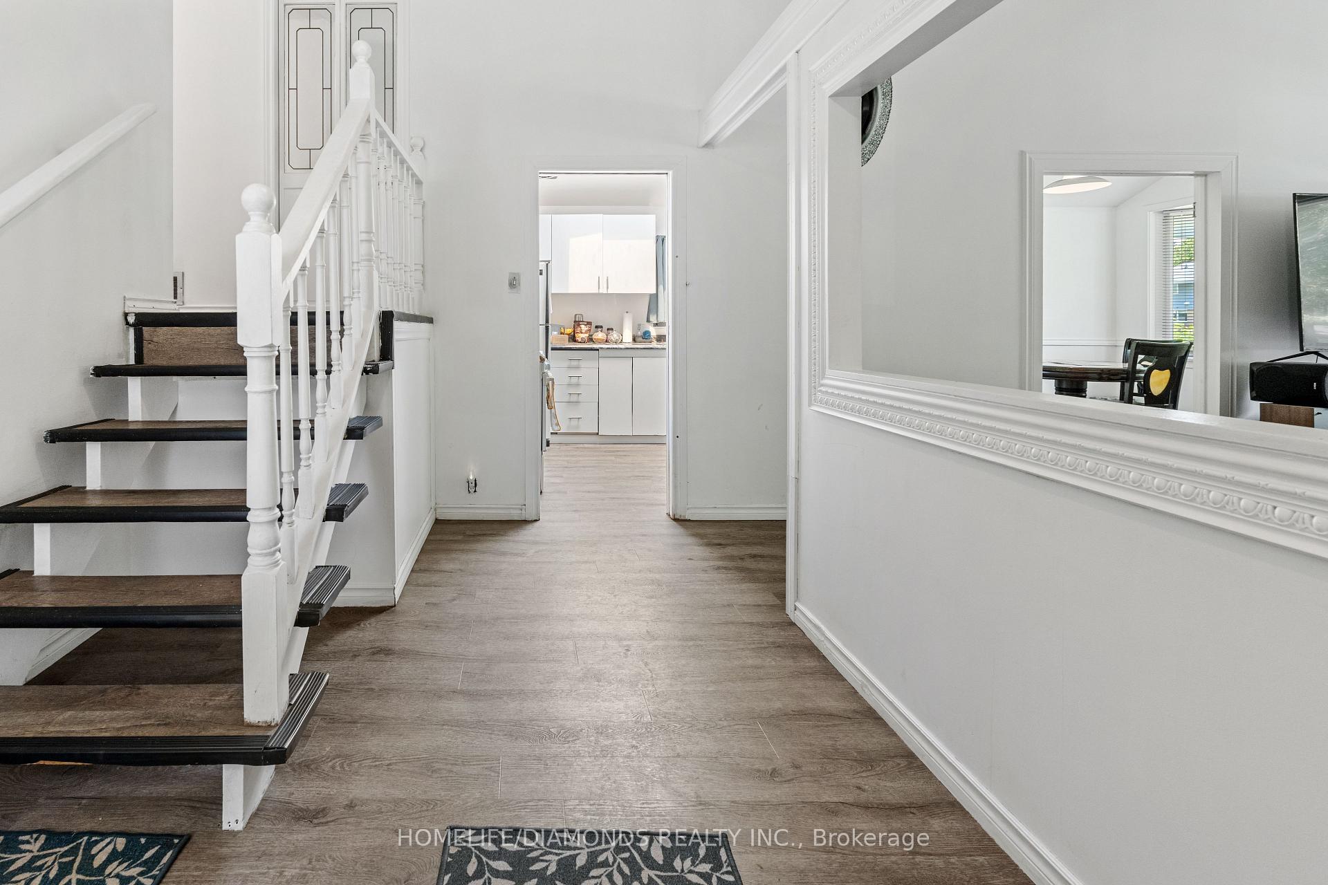Photo 10 of 12 Munson Crescent, Scarborough, Bendale — HOMEH