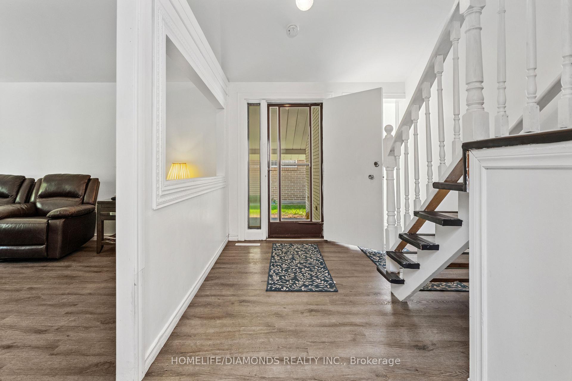 Photo 12 of 12 Munson Crescent, Scarborough, Bendale — HOMEH