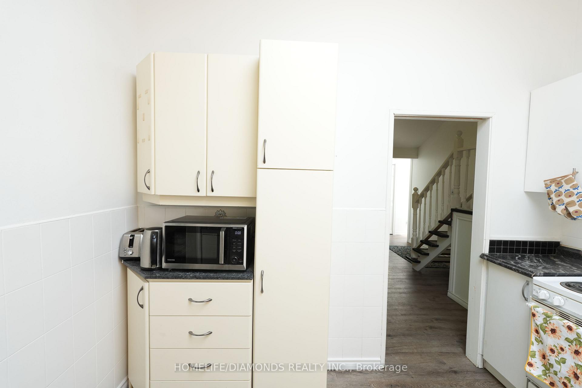 Photo 25 of 12 Munson Crescent, Scarborough, Bendale — HOMEH
