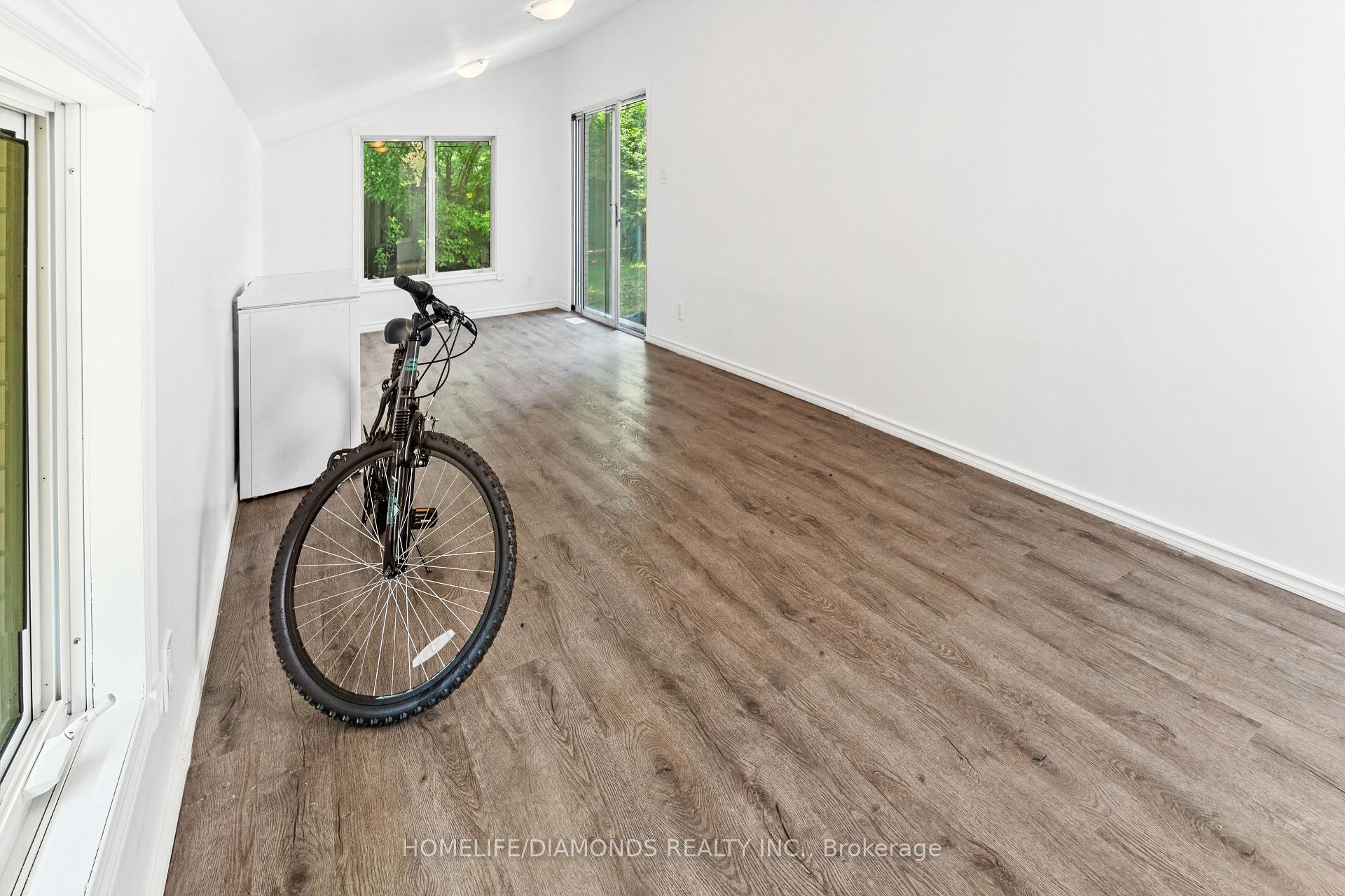 Photo 28 of 12 Munson Crescent, Scarborough, Bendale — HOMEH