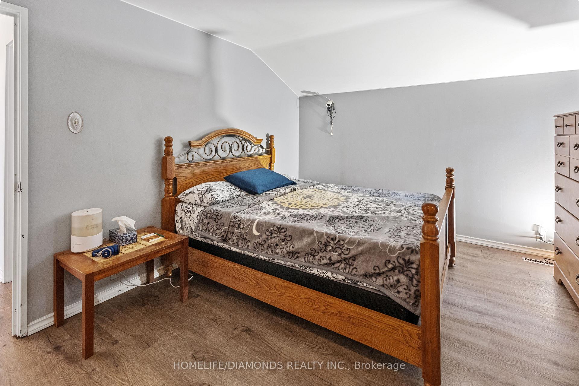 Photo 32 of 12 Munson Crescent, Scarborough, Bendale — HOMEH