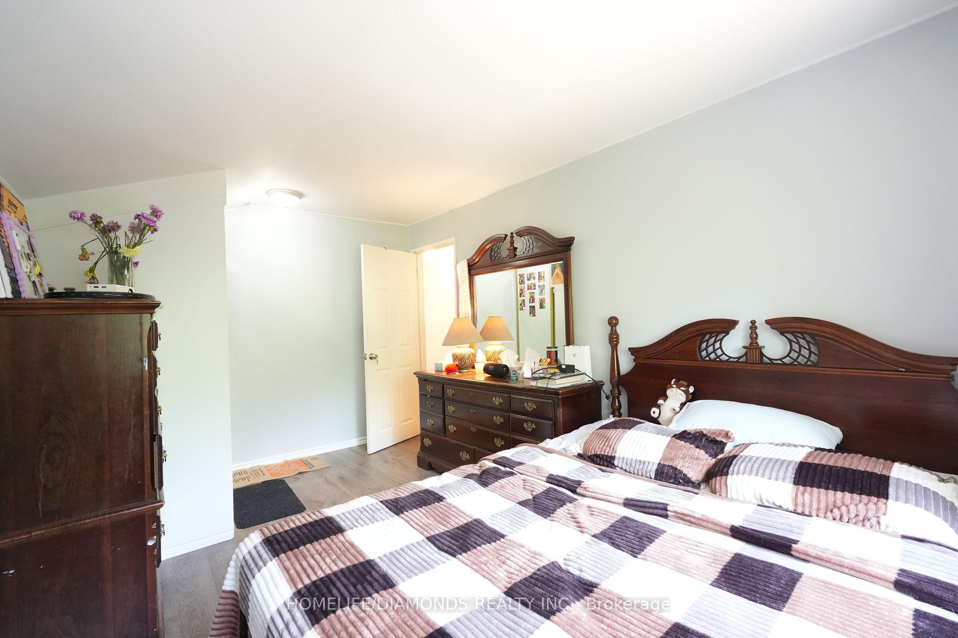 Photo 37 of 12 Munson Crescent, Scarborough, Bendale — HOMEH