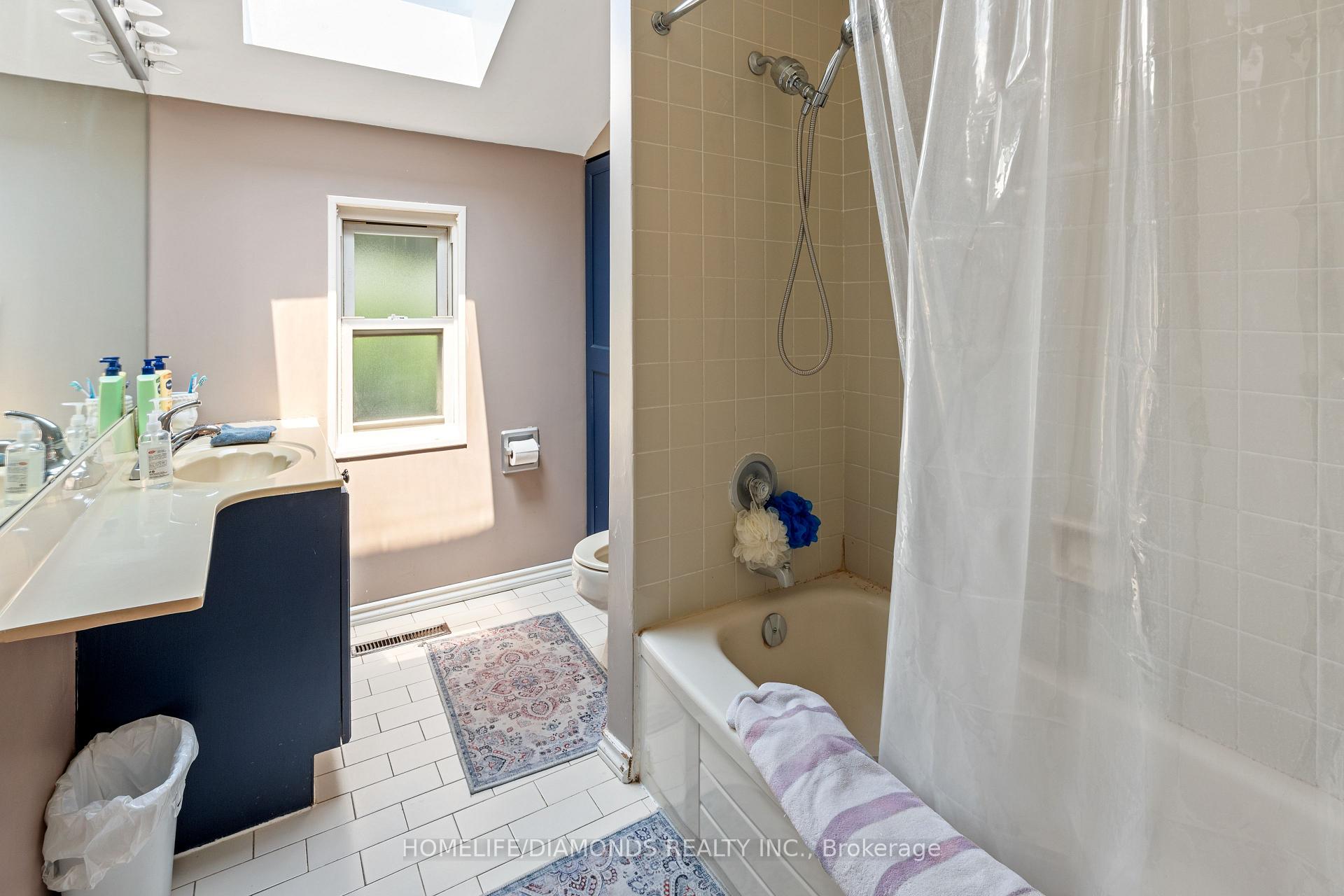 Photo 41 of 12 Munson Crescent, Scarborough, Bendale — HOMEH