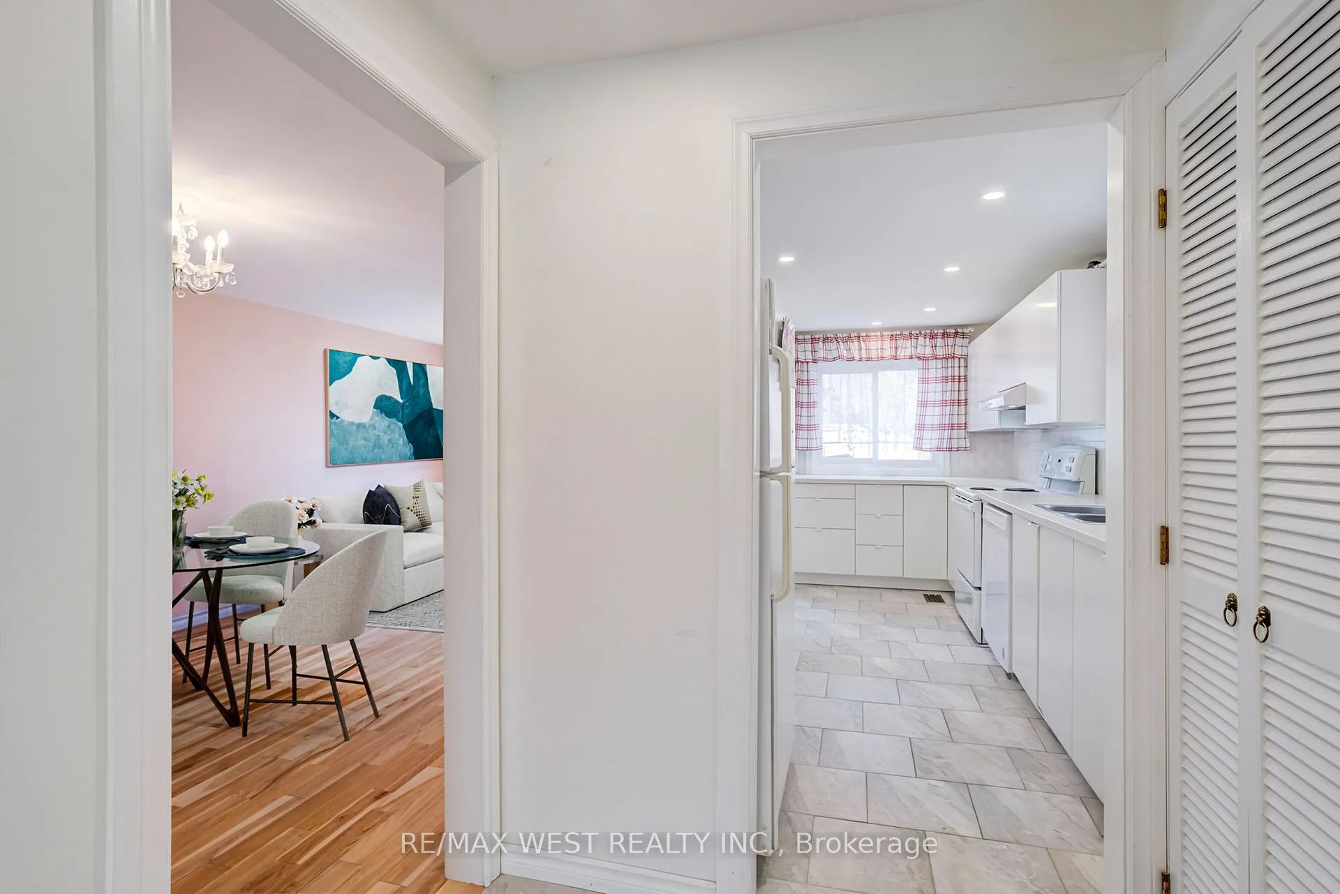 Photo 8 of 20 Corbett Drive, Barrie, Grove East — HOMEH