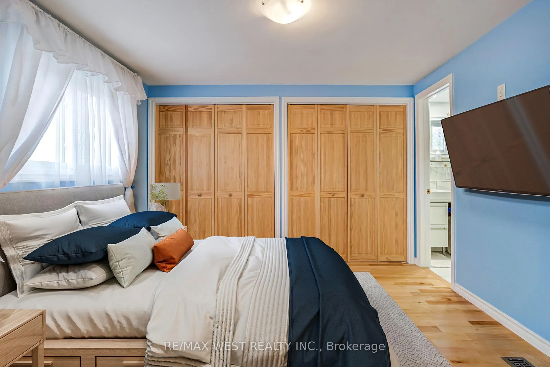 Photo 22 of 20 Corbett Drive, Barrie, Grove East — HOMEH