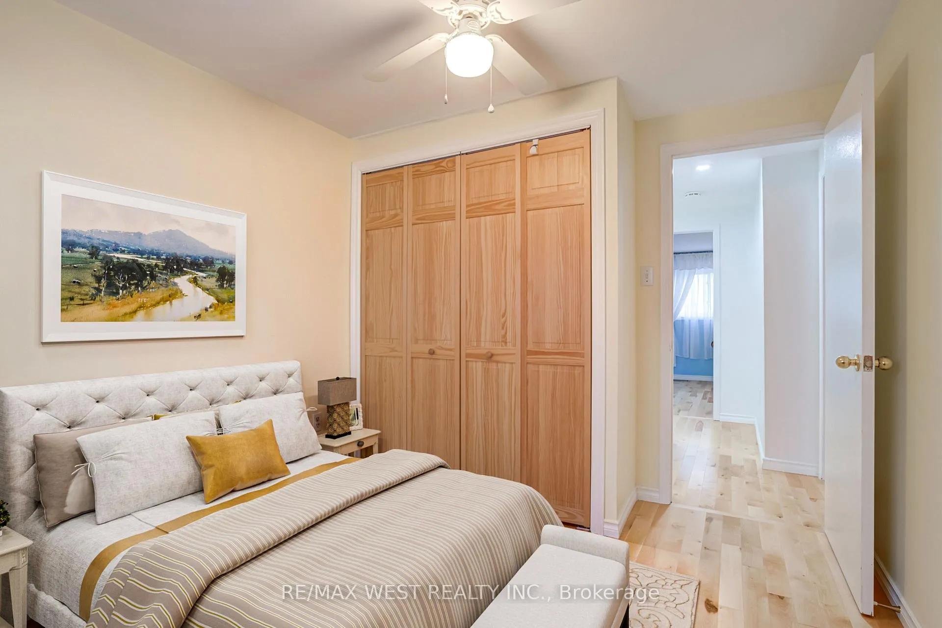 Photo 24 of 20 Corbett Drive, Barrie, Grove East — HOMEH