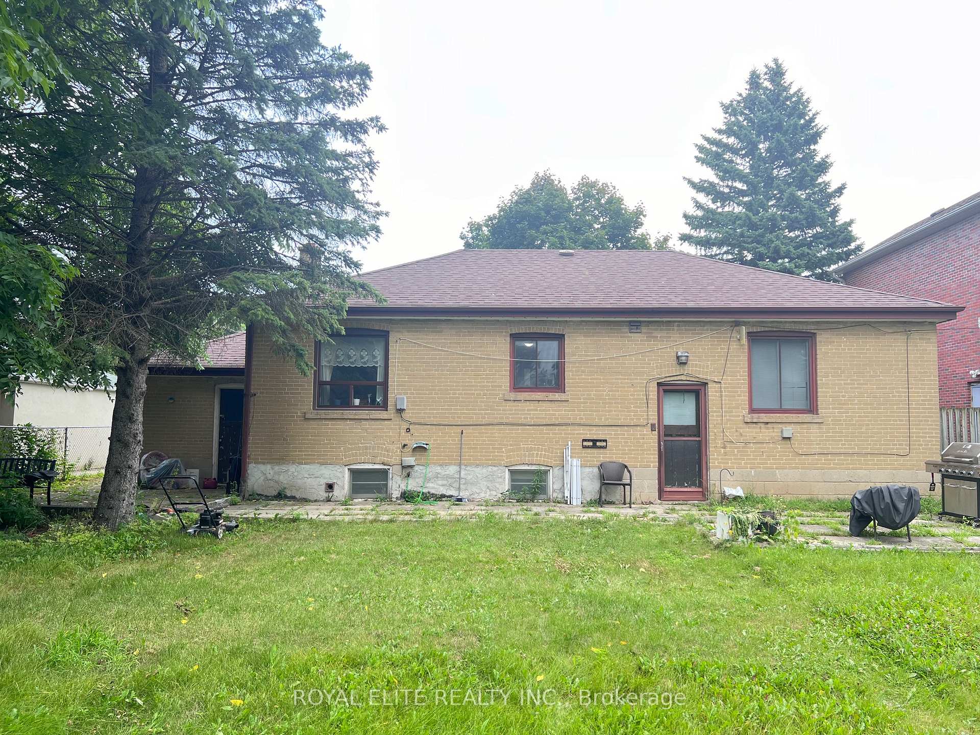 Front of 64 Shilton Road