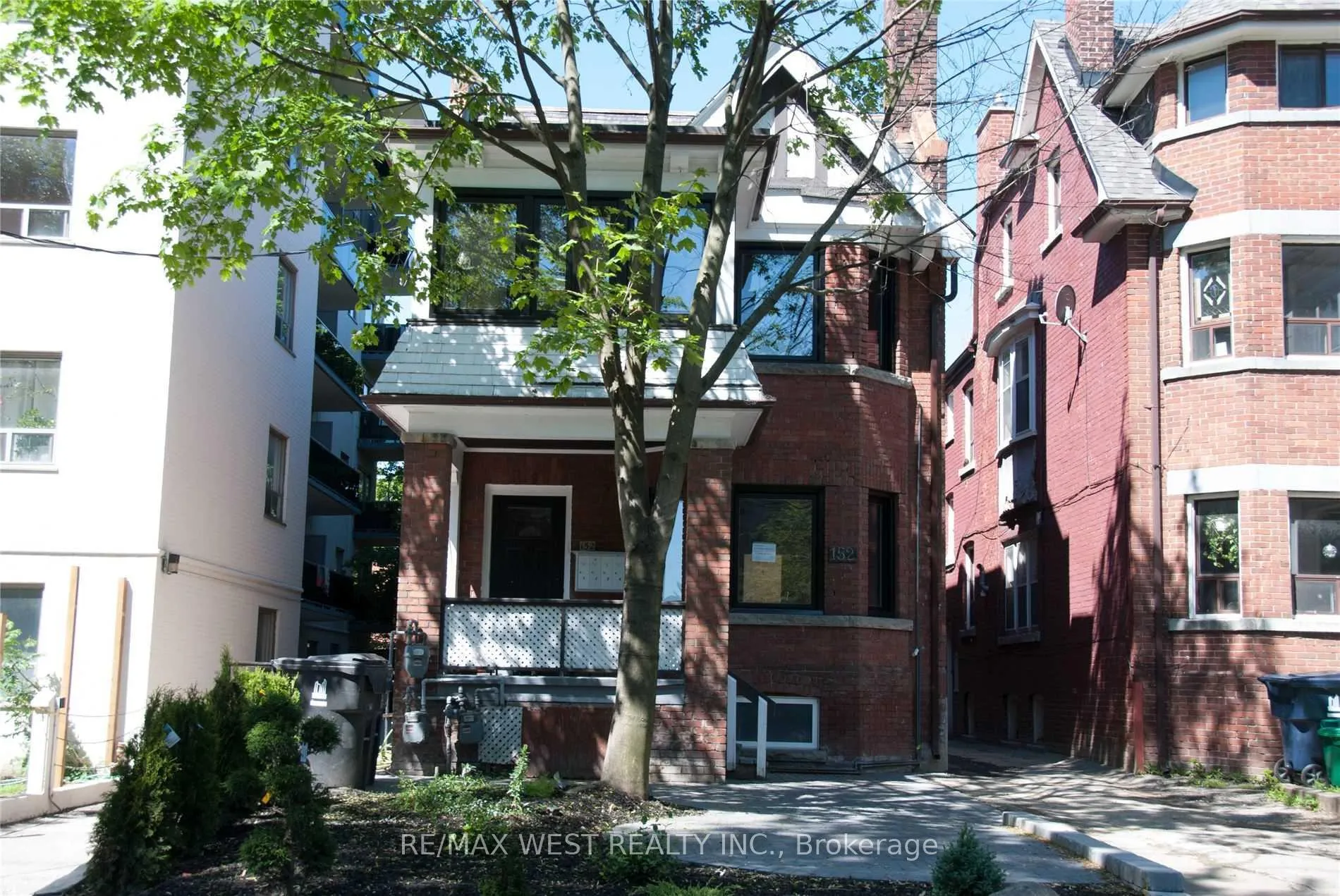 Front of Unit 4, 152 Dowling Avenue