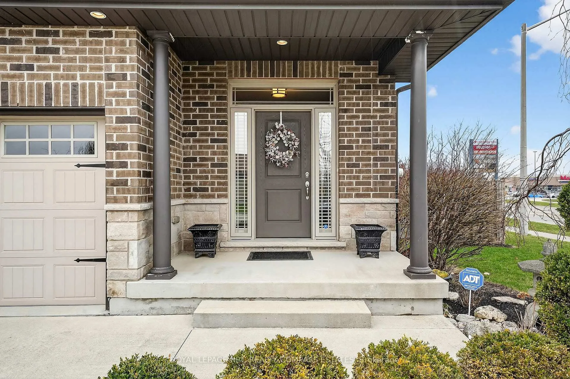 Photo 3 of 4776 Victor Drive, Niagara Falls, Morrison — HOMEH