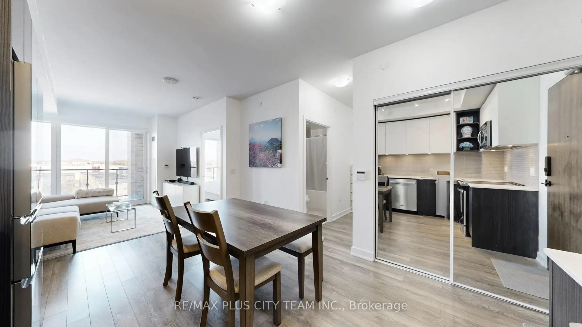 Photo 7 of Unit 626, 100 Eagle Rock Way, Vaughan, Rural Vaughan — HOMEH