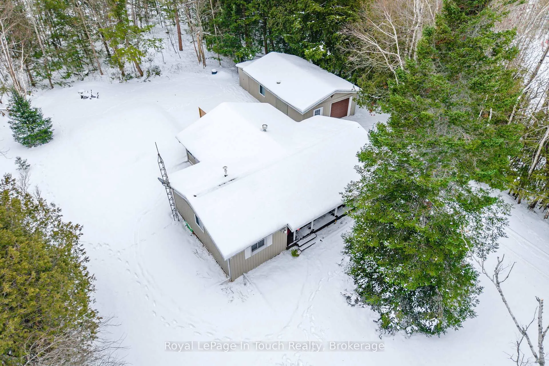 Photo 18 of 2198 Champlain Road, Tiny, Rural Tiny — HOMEH