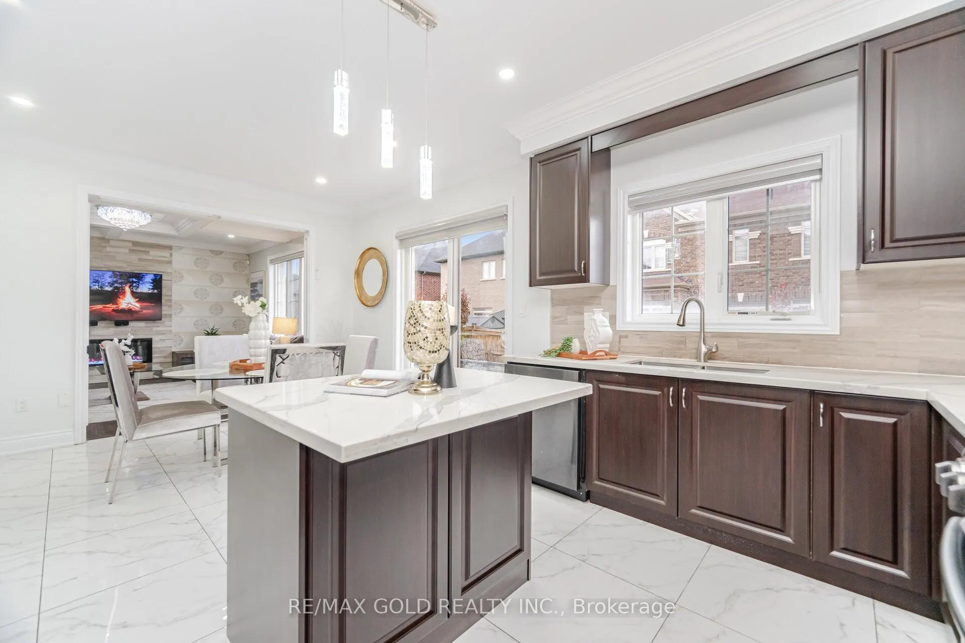 Photo 12 of 1 Hertonia Street, Brampton, Toronto Gore Rural Estate — HOMEH