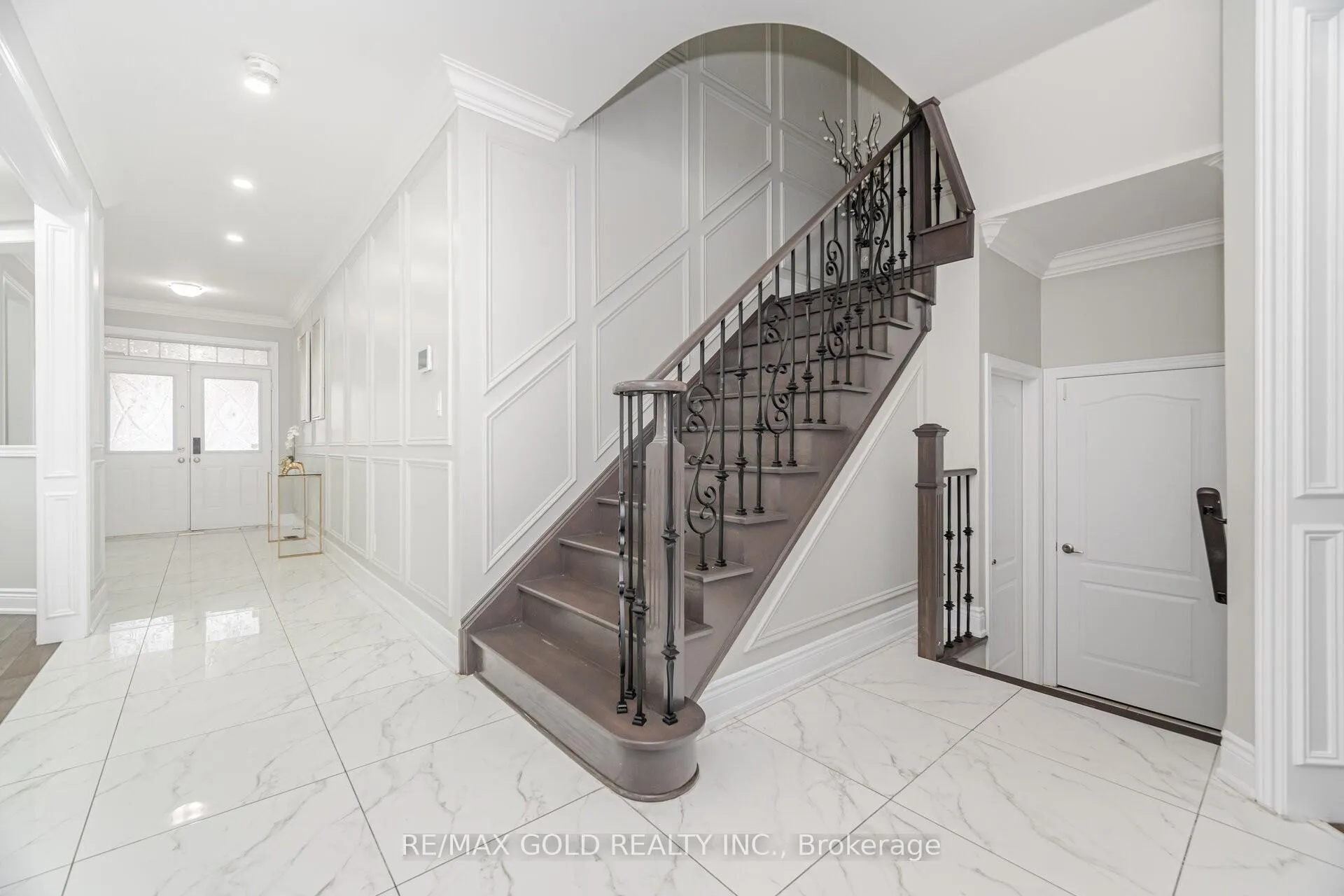Photo 17 of 1 Hertonia Street, Brampton, Toronto Gore Rural Estate — HOMEH