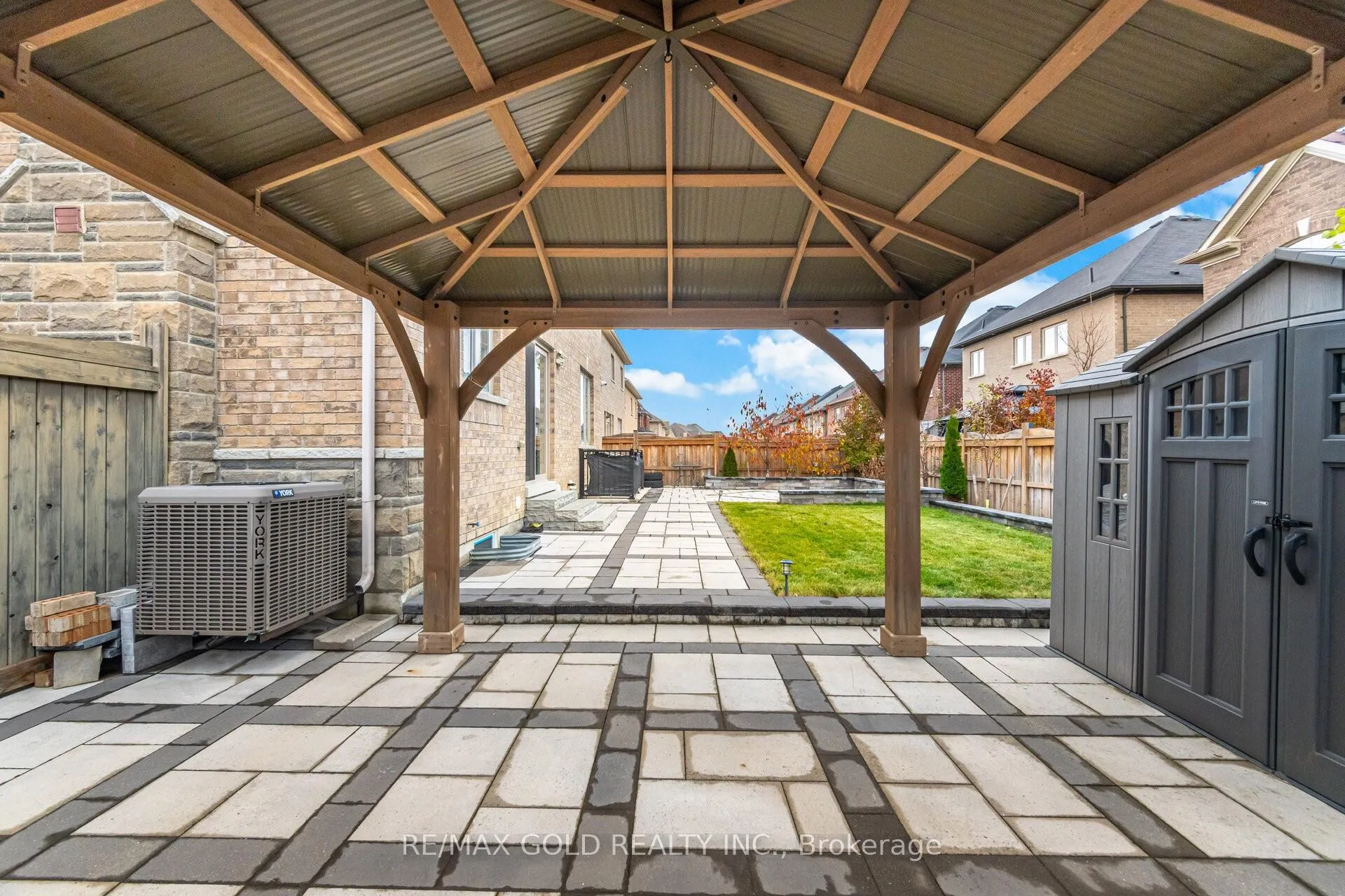 Photo 40 of 1 Hertonia Street, Brampton, Toronto Gore Rural Estate — HOMEH