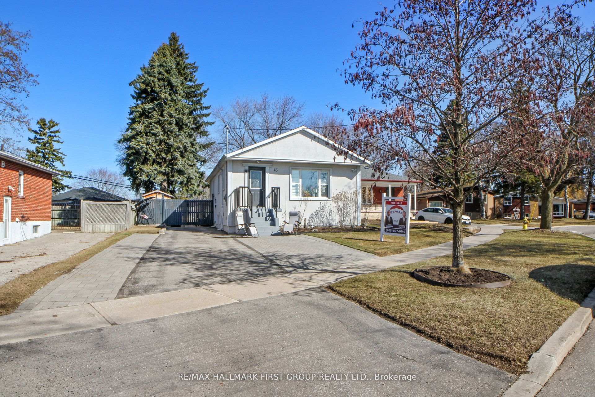 Photo 1 of 43 Benlight Crescent, Scarborough, Woburn — HOMEH
