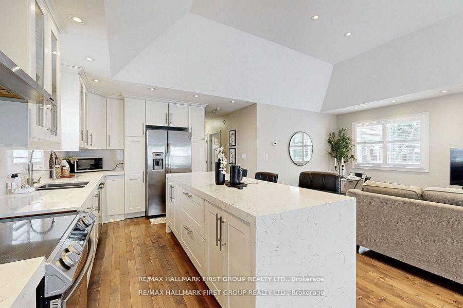 Photo 5 of 43 Benlight Crescent, Scarborough, Woburn — HOMEH