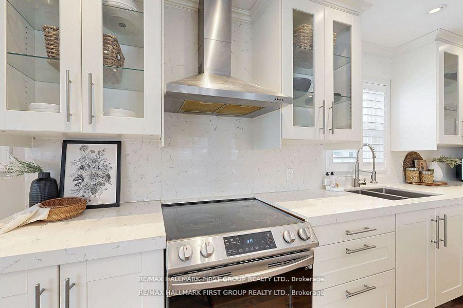 Photo 6 of 43 Benlight Crescent, Scarborough, Woburn — HOMEH