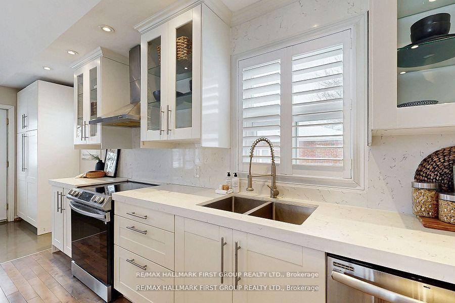 Photo 7 of 43 Benlight Crescent, Scarborough, Woburn — HOMEH