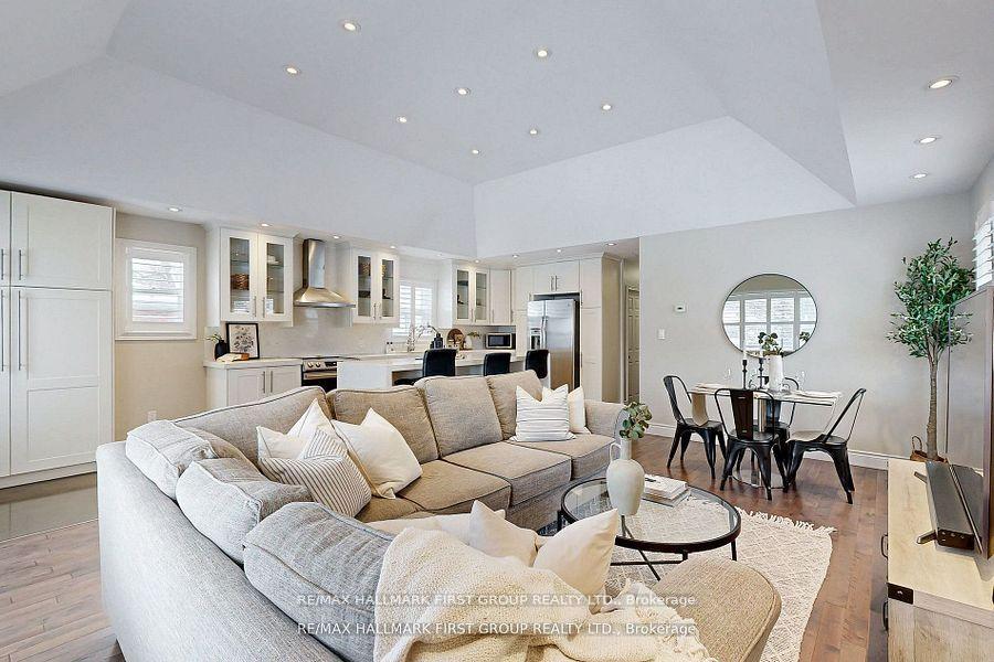 Photo 11 of 43 Benlight Crescent, Scarborough, Woburn — HOMEH