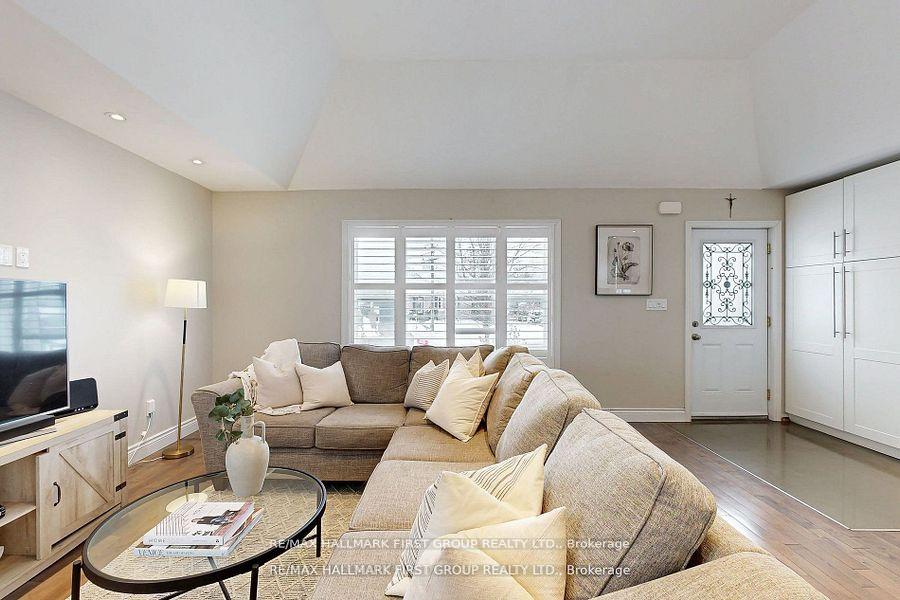 Photo 13 of 43 Benlight Crescent, Scarborough, Woburn — HOMEH