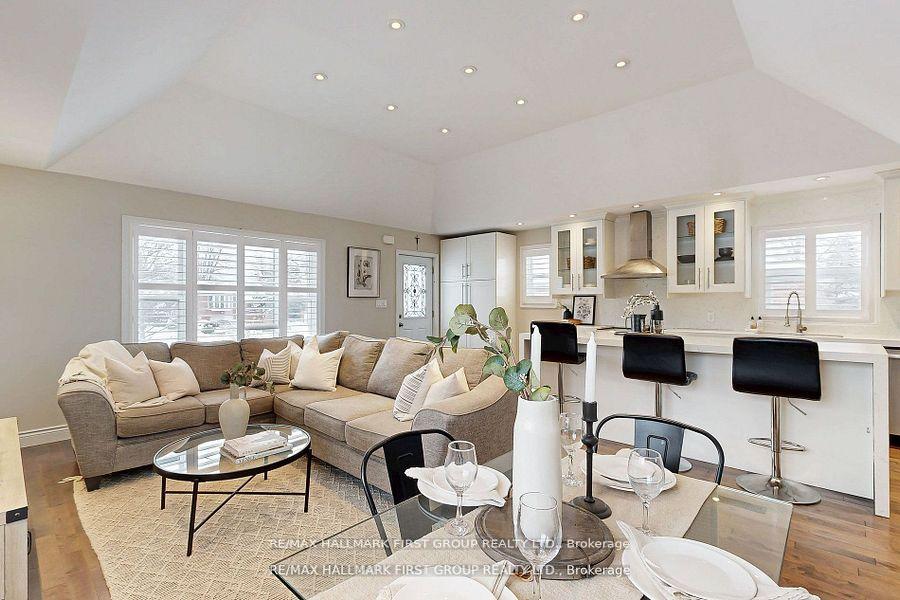 Photo 16 of 43 Benlight Crescent, Scarborough, Woburn — HOMEH
