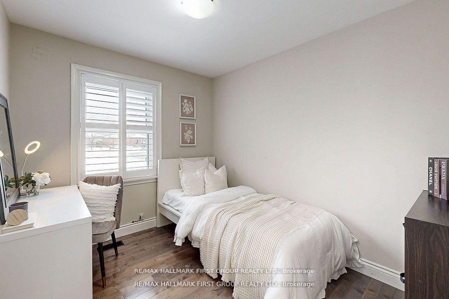 Photo 18 of 43 Benlight Crescent, Scarborough, Woburn — HOMEH