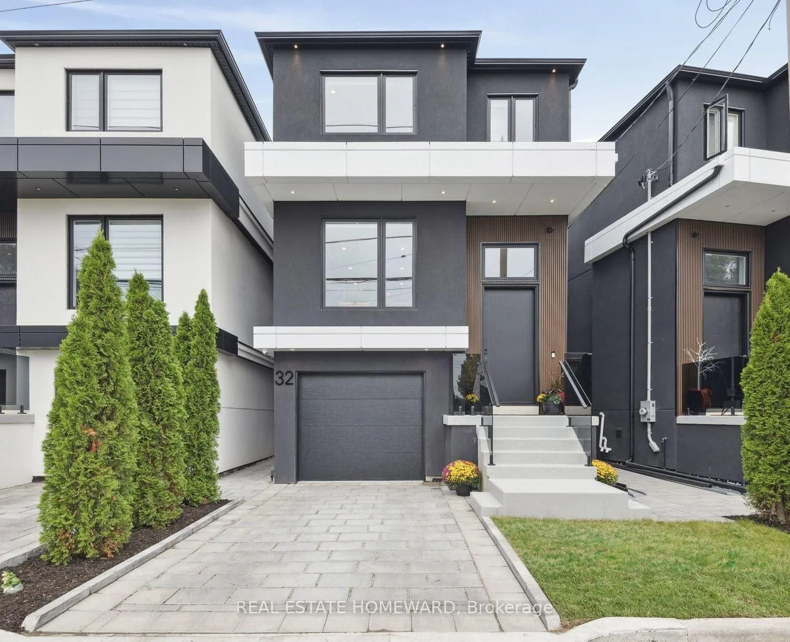 Photo 1 of 32 Westlake Crescent, Toronto, Woodbine-Lumsden — HOMEH
