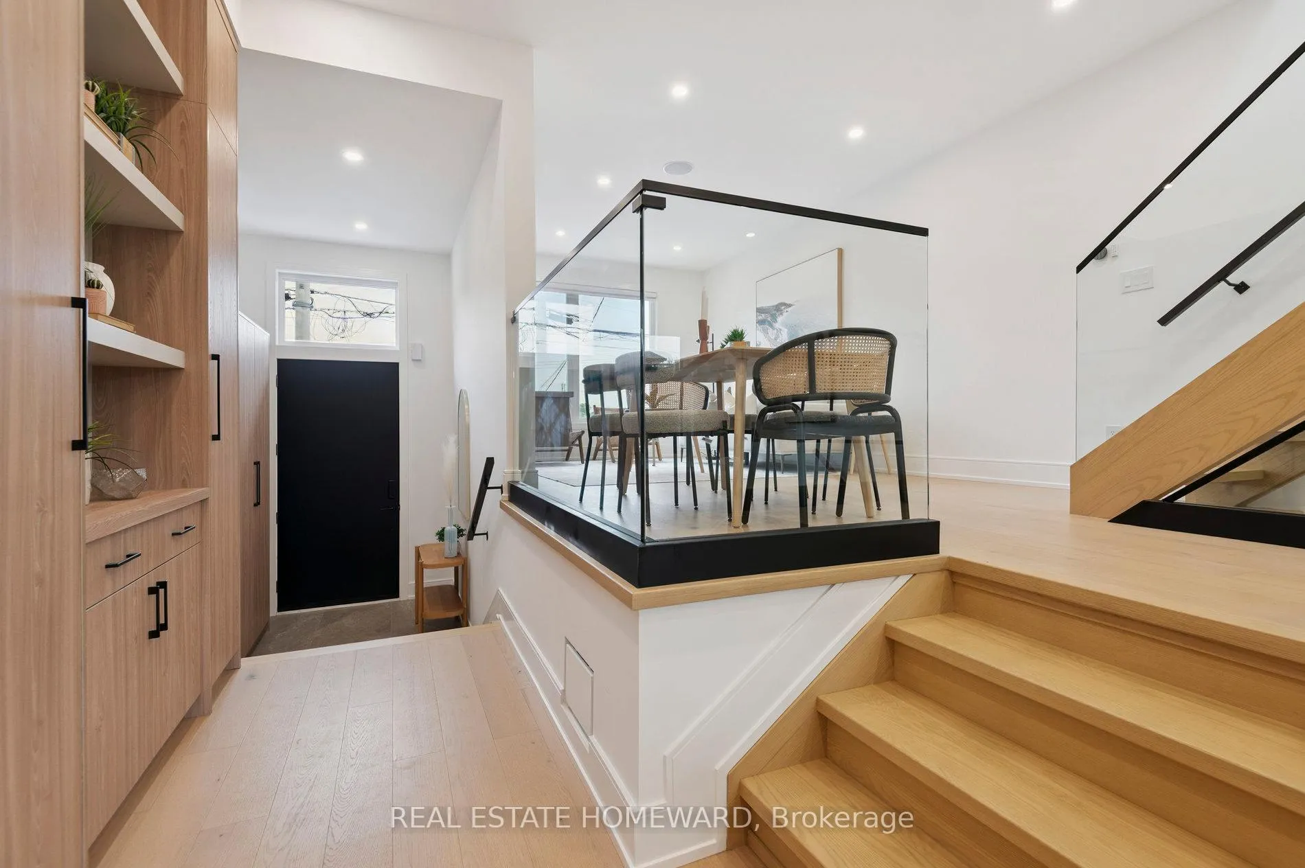 Photo 5 of 32 Westlake Crescent, Toronto, Woodbine-Lumsden — HOMEH