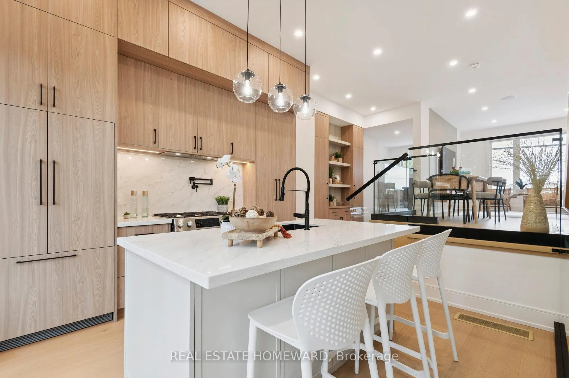 Photo 7 of 32 Westlake Crescent, Toronto, Woodbine-Lumsden — HOMEH