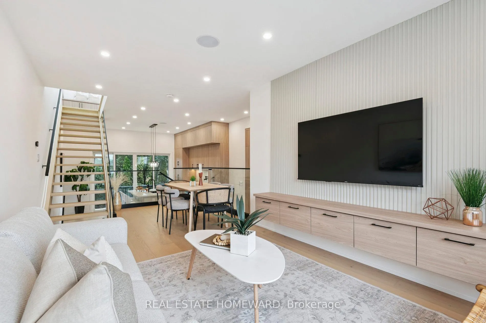 Photo 13 of 32 Westlake Crescent, Toronto, Woodbine-Lumsden — HOMEH