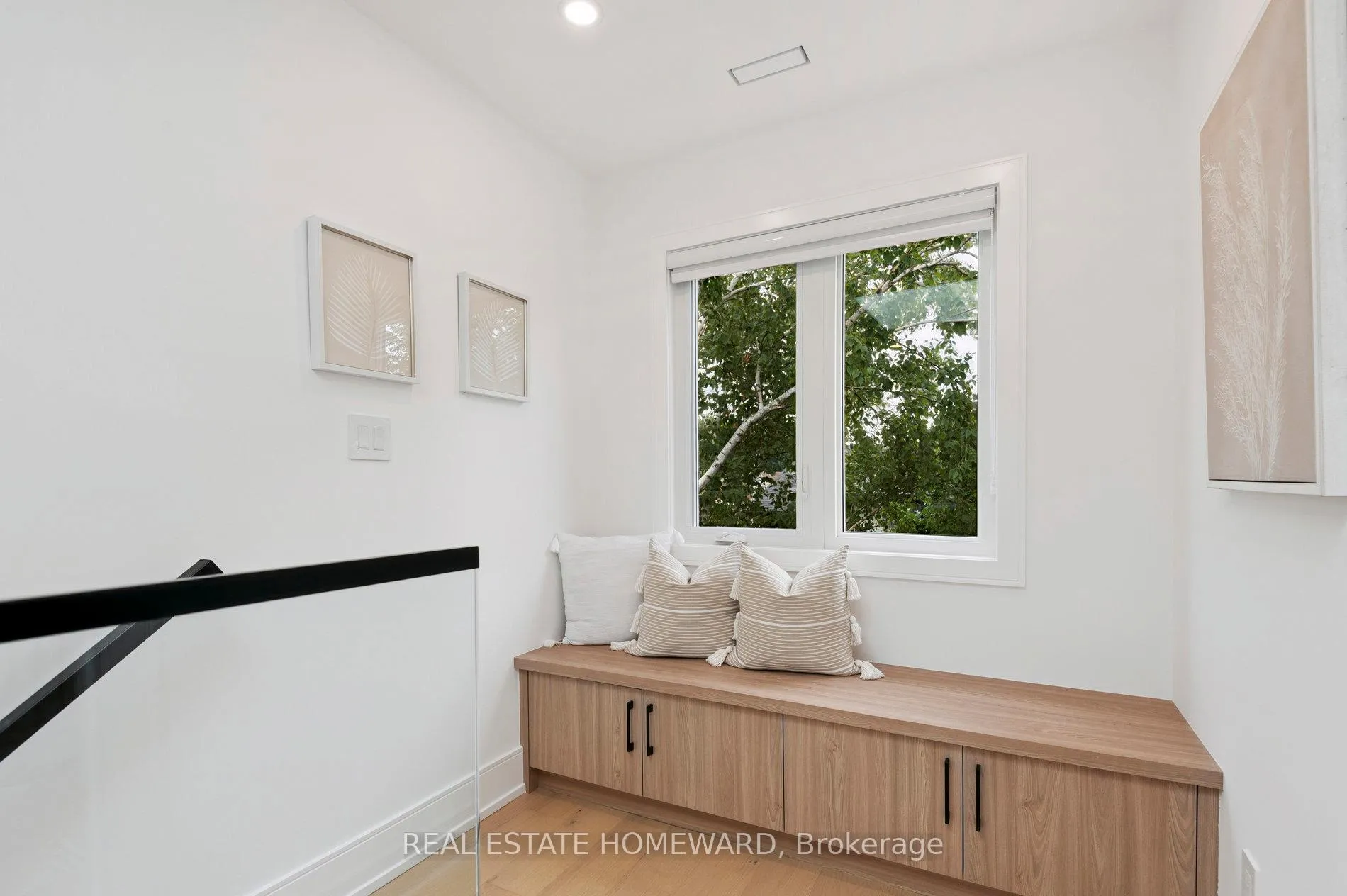 Photo 15 of 32 Westlake Crescent, Toronto, Woodbine-Lumsden — HOMEH