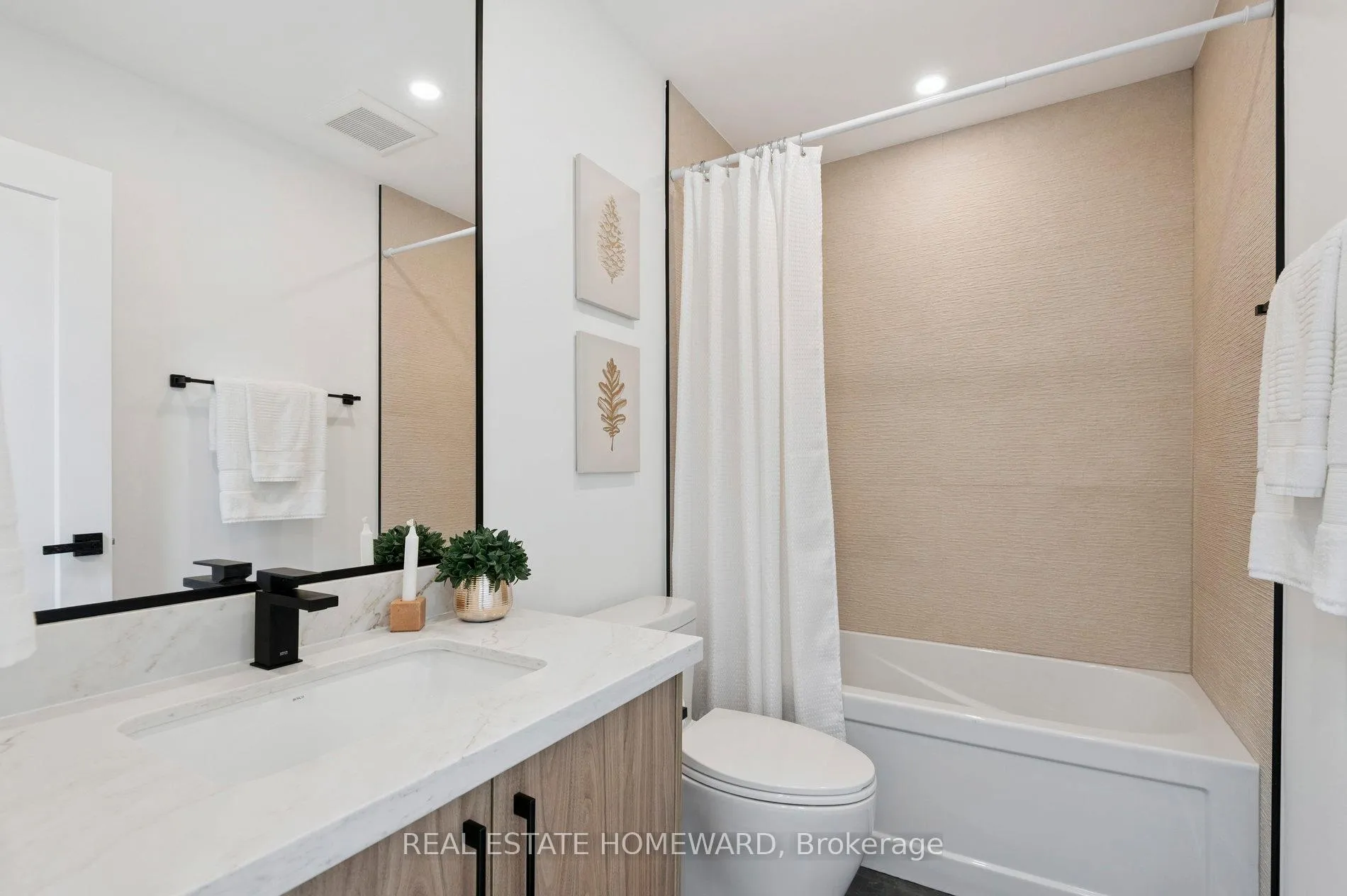 Photo 17 of 32 Westlake Crescent, Toronto, Woodbine-Lumsden — HOMEH