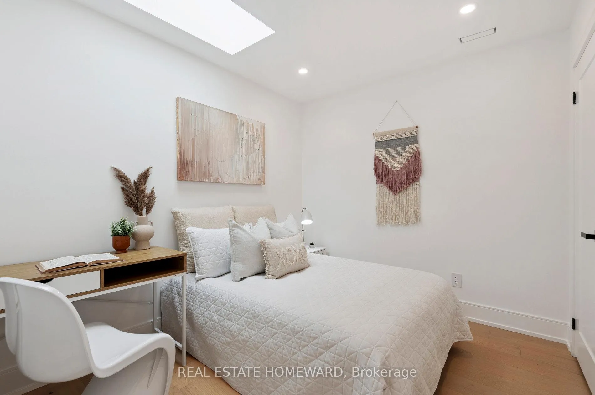 Photo 18 of 32 Westlake Crescent, Toronto, Woodbine-Lumsden — HOMEH