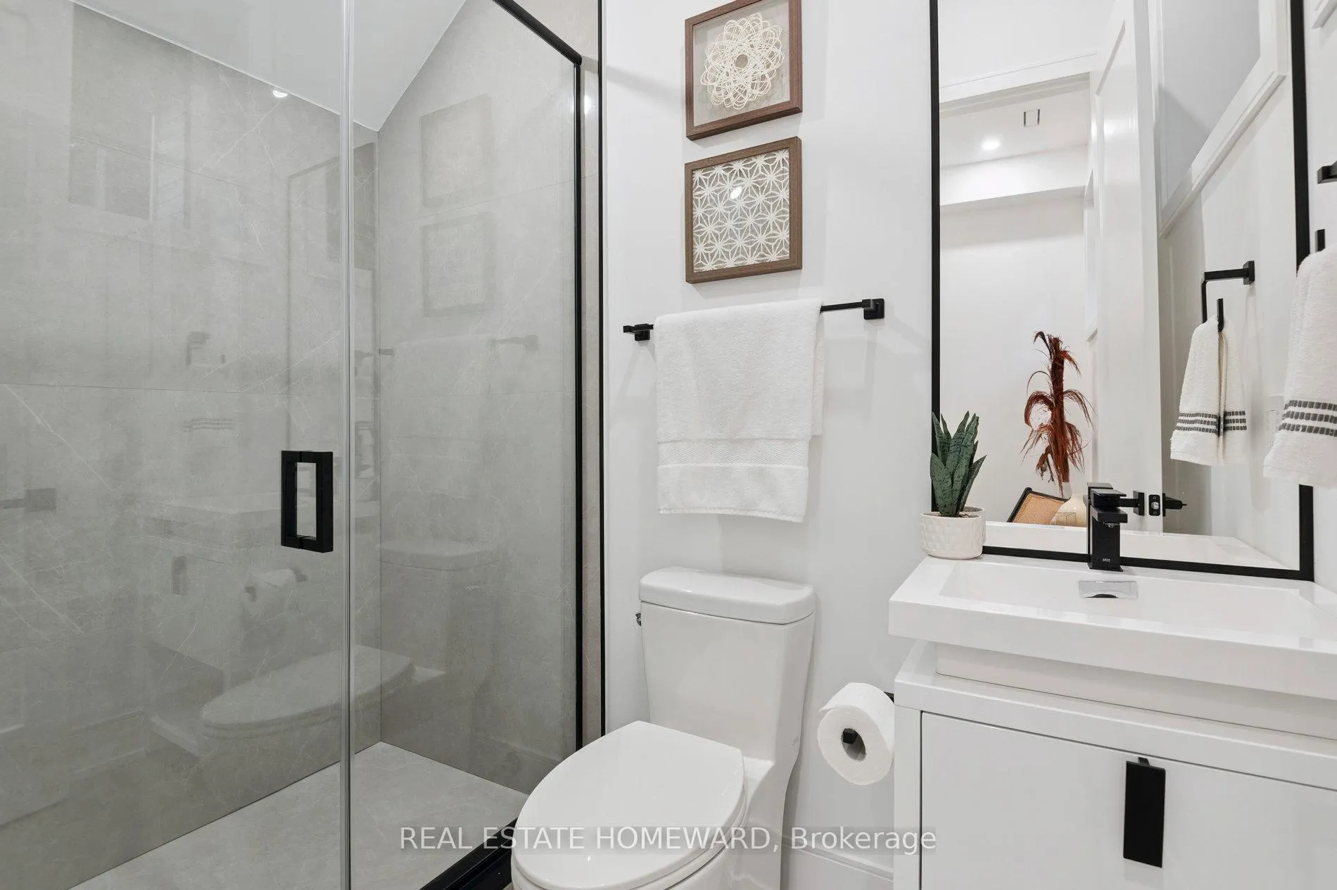 Photo 24 of 32 Westlake Crescent, Toronto, Woodbine-Lumsden — HOMEH